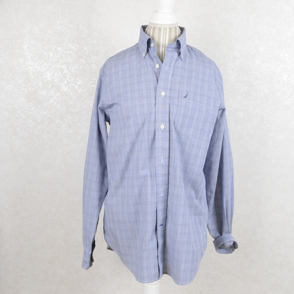 END OF YEAR SALE  Nautica Casual/ Dress Button Down Shirt Size Small